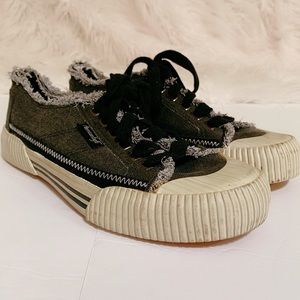 American eagle distressed  shoes size 6🌺🌺🌺